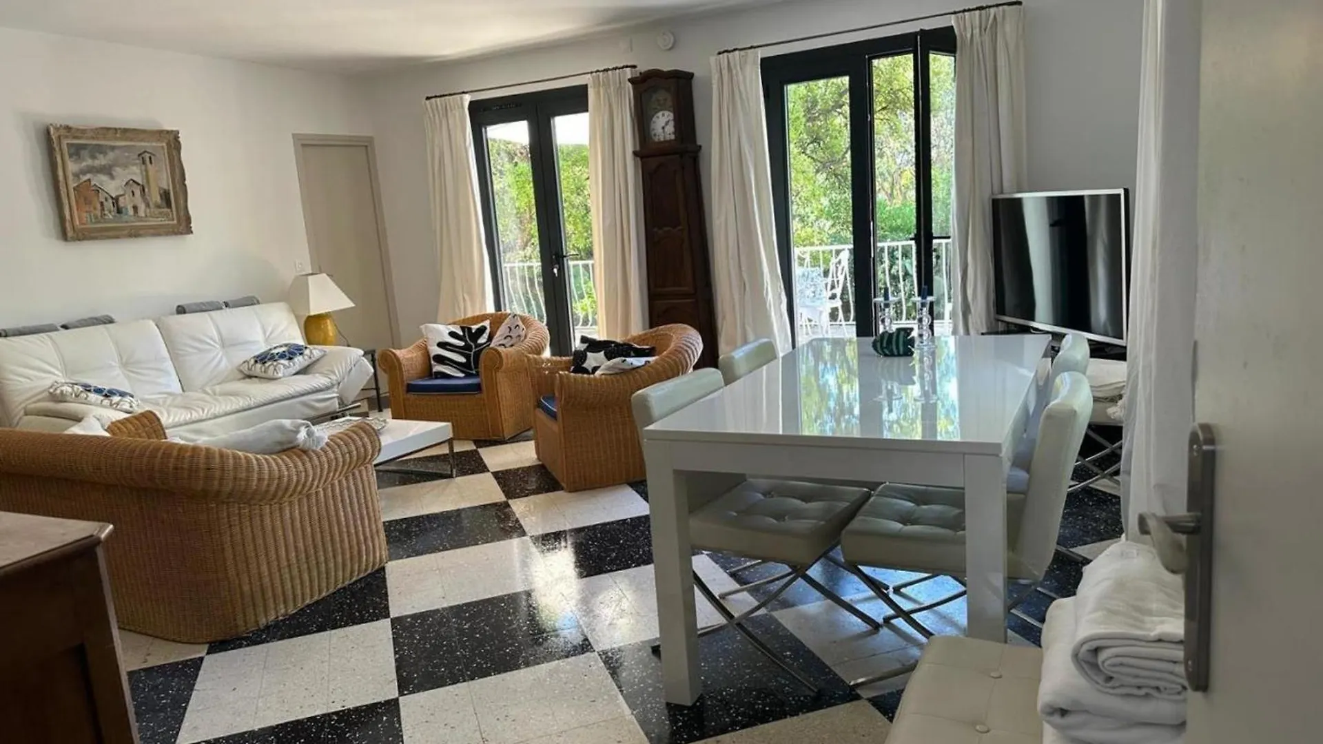 Villa Familiale Climatisee A 5 Min De La Mer Avec Parking Et Wifi - Fr-1-728-17 Sainte-Maxime